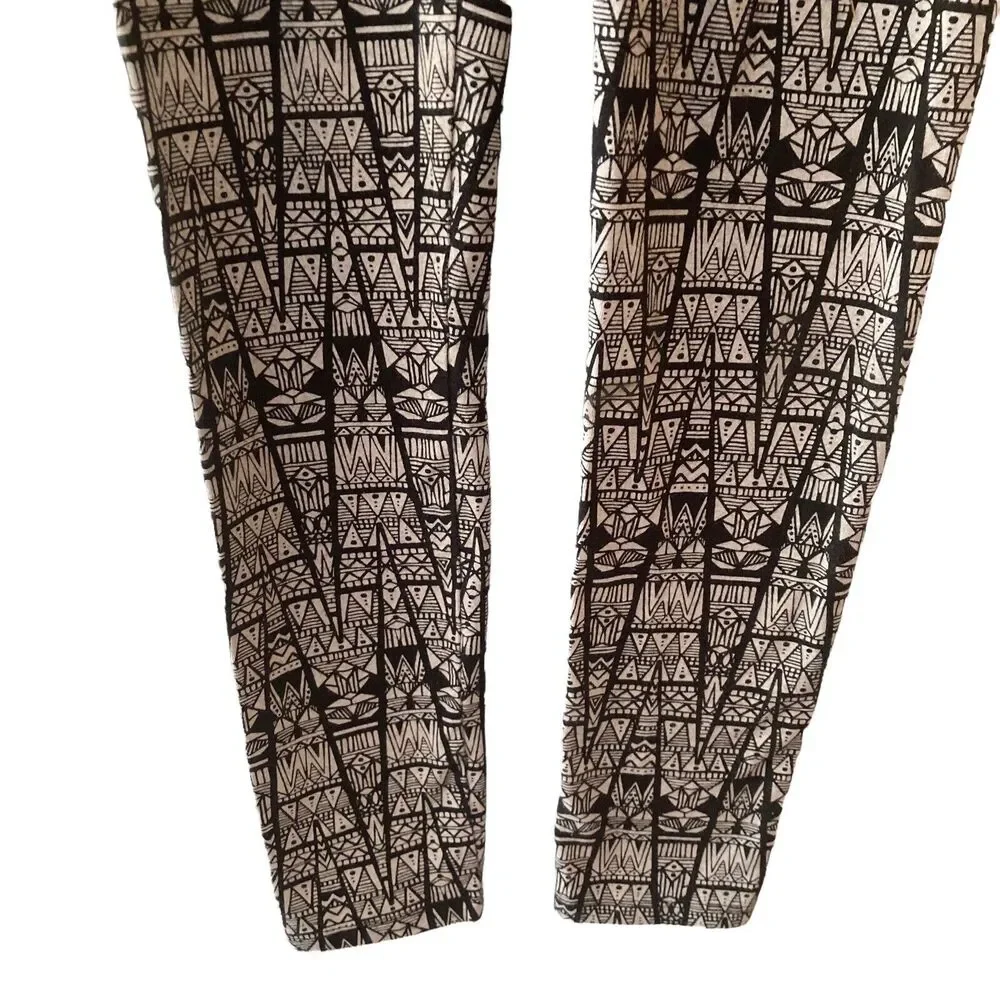 Pink by Victoria's Secret Womens Black and White Abstract Pattern Leggings Small - Picture 8 of 9